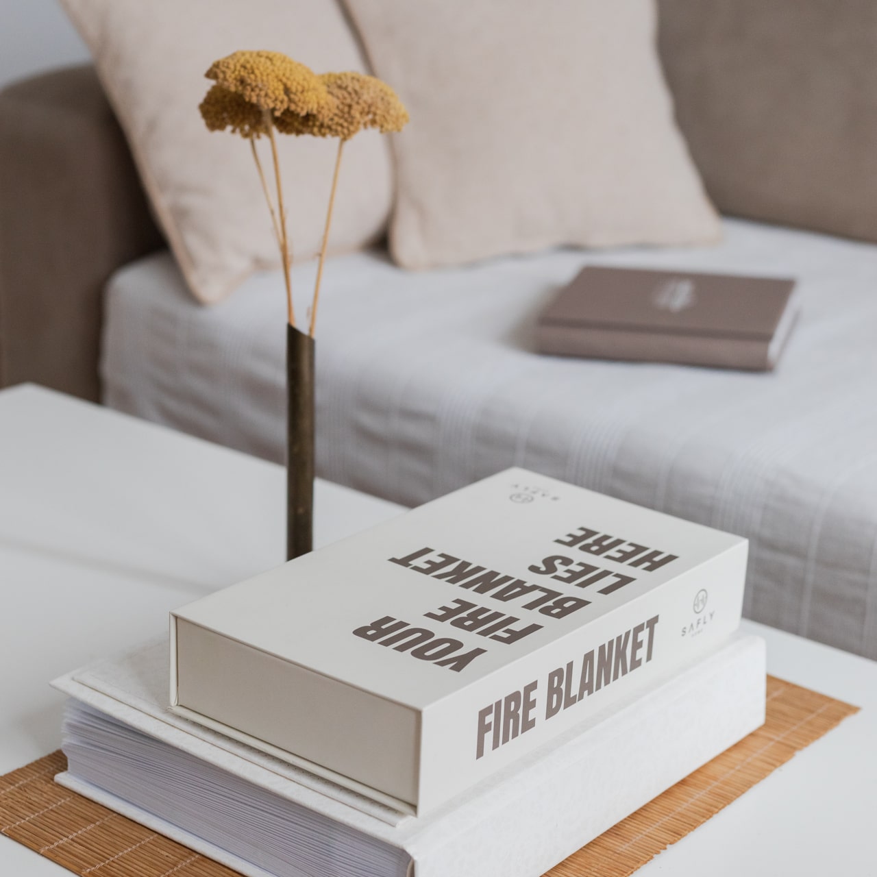 Coffee Table Book Med Brandfilt Vit